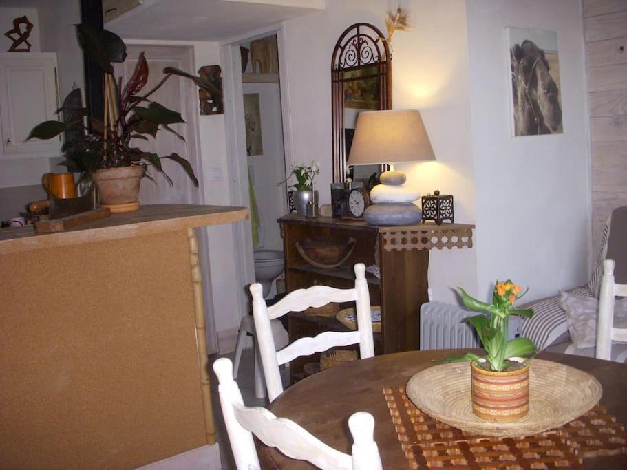 Un Havre De Paix Villa Aigues-Vives  Ngoại thất bức ảnh